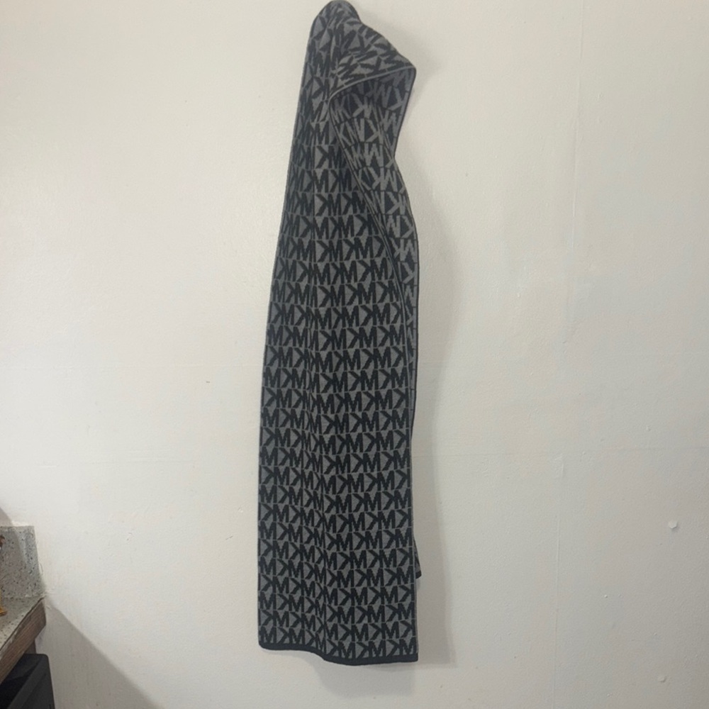 MICHAEL Michael Kors Black and Gray Monogram Scarf